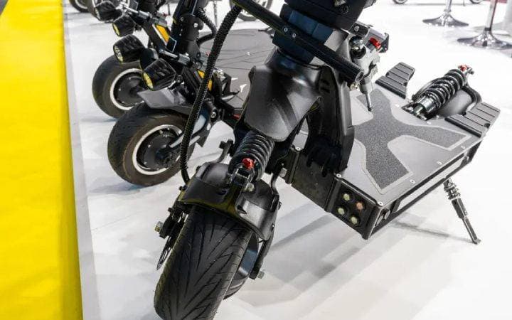 Trottinettes électriques proposées par Emania