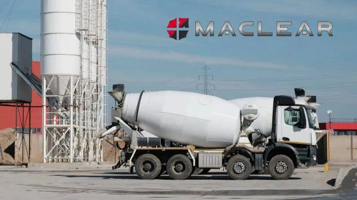 Camion malaxeur à béton de Polski Zwiazek Kapitalowy